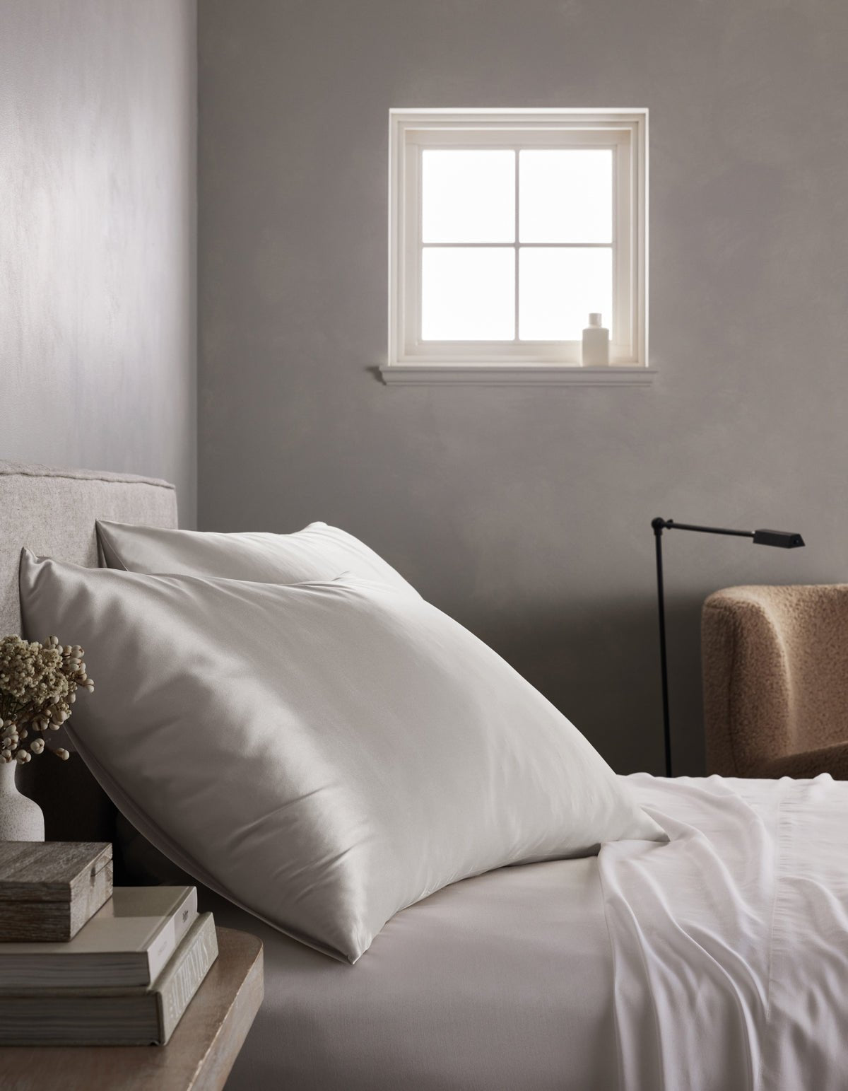 Silk Pillowcase Light Grey lifestyle