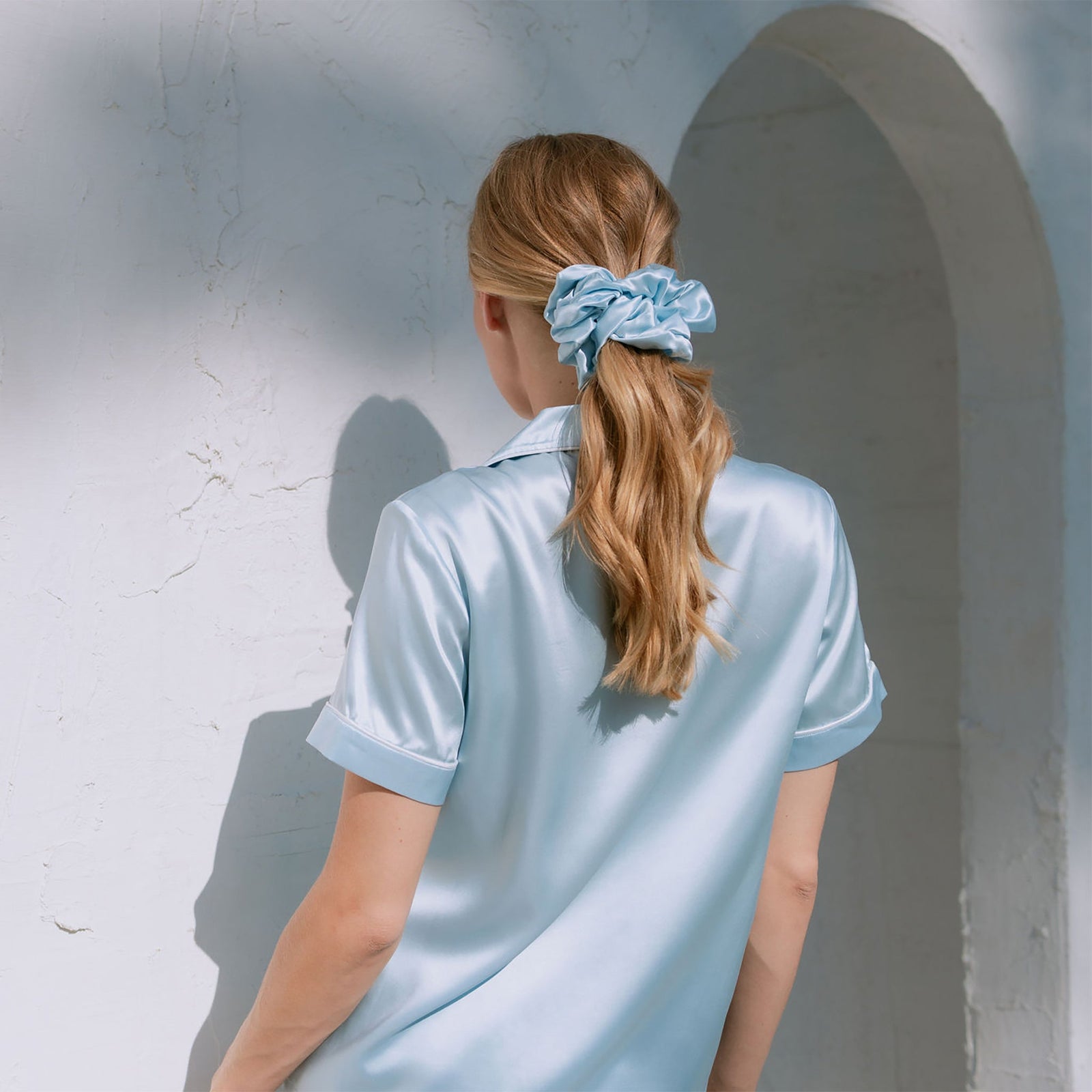 Silk Scrunchie Sky Blue texture